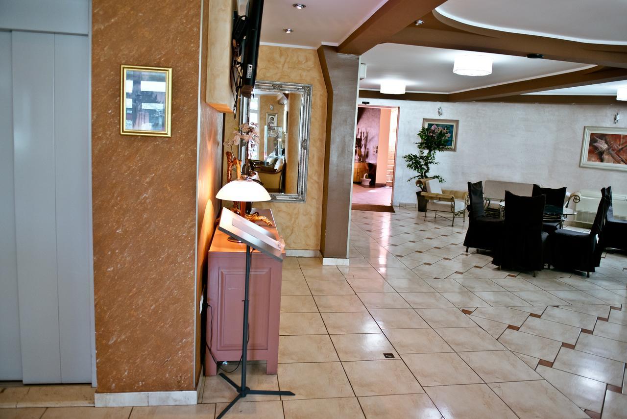 Hotel Mir Medjugorje Exterior photo