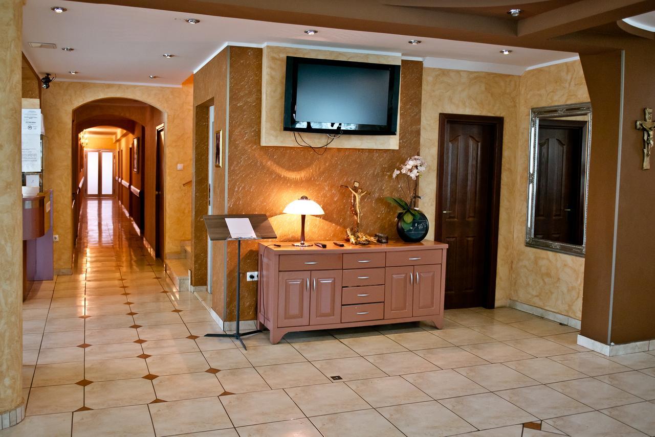 Hotel Mir Medjugorje Exterior photo